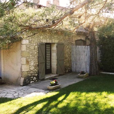 Mas Grimaud - Gite- Studio Et Chambres D'Hotes Familiales Eygalieres  Bagian luar foto