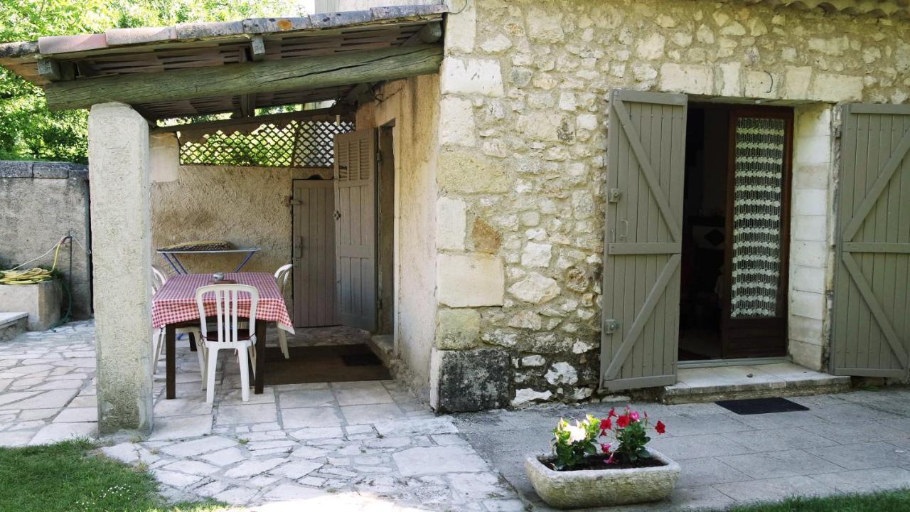 Mas Grimaud - Gite- Studio Et Chambres D'Hotes Familiales Eygalieres  Bagian luar foto