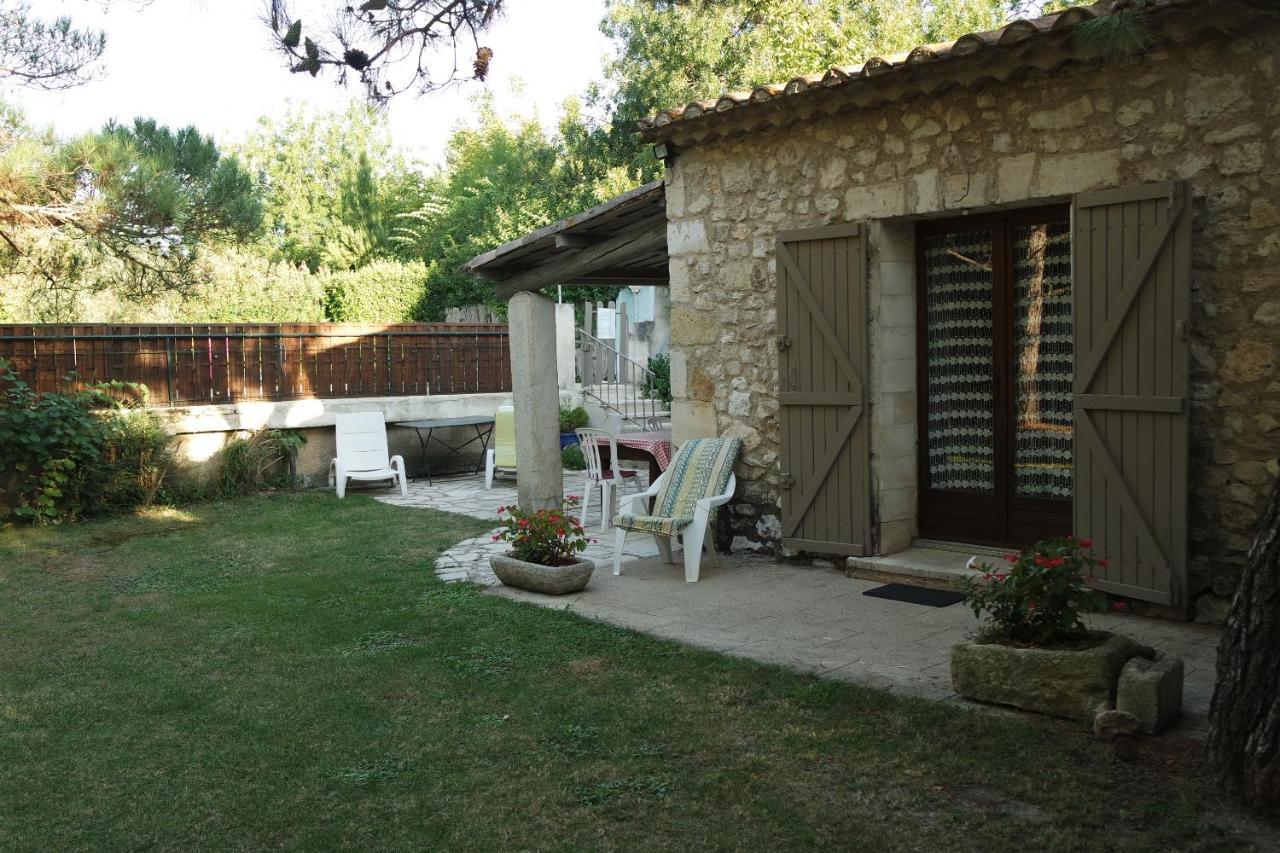 Mas Grimaud - Gite- Studio Et Chambres D'Hotes Familiales Eygalieres  Bagian luar foto