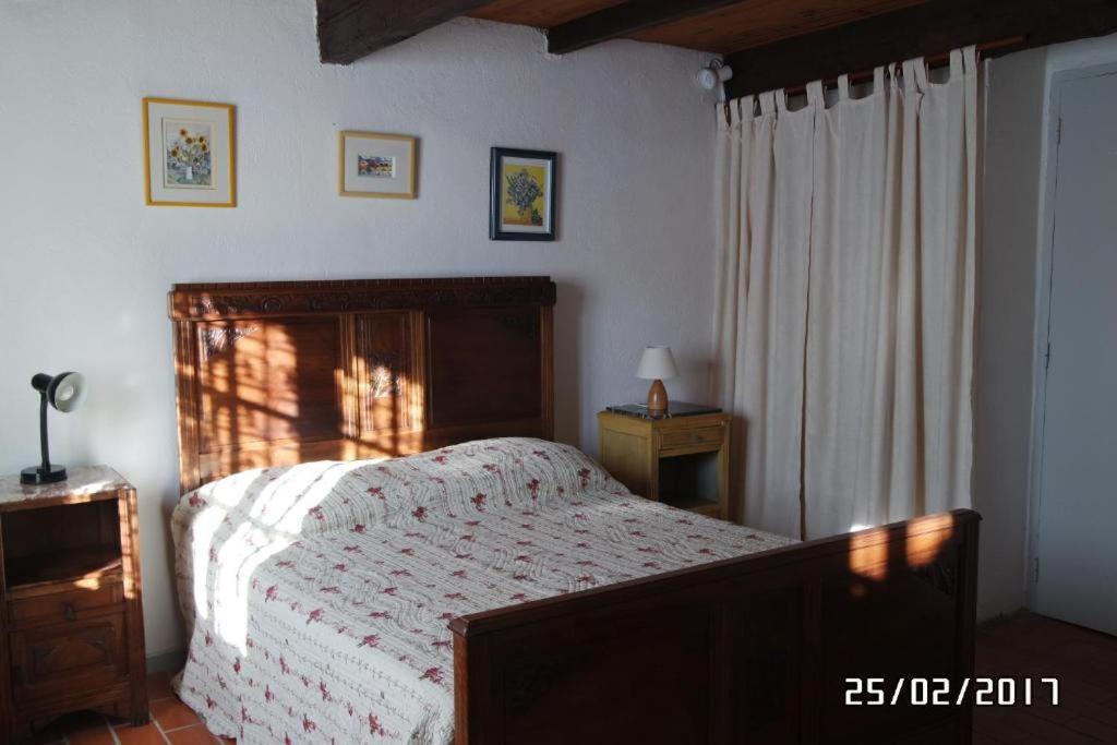 Mas Grimaud - Gite- Studio Et Chambres D'Hotes Familiales Eygalieres  Bagian luar foto