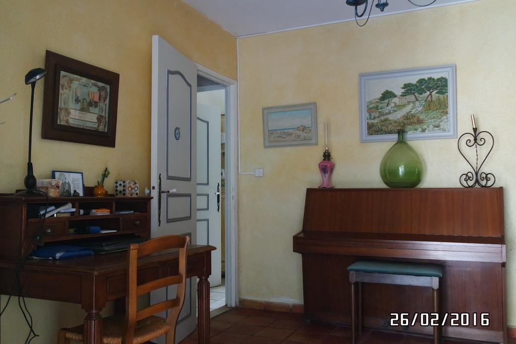 Mas Grimaud - Gite- Studio Et Chambres D'Hotes Familiales Eygalieres  Bagian luar foto