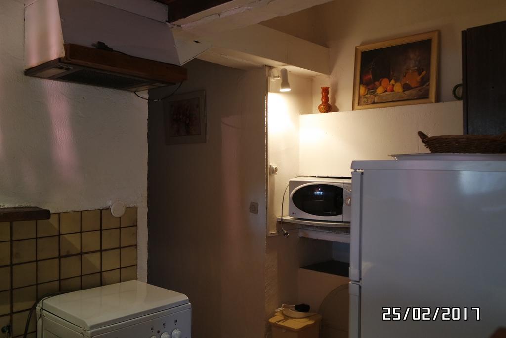Mas Grimaud - Gite- Studio Et Chambres D'Hotes Familiales Eygalieres  Bagian luar foto
