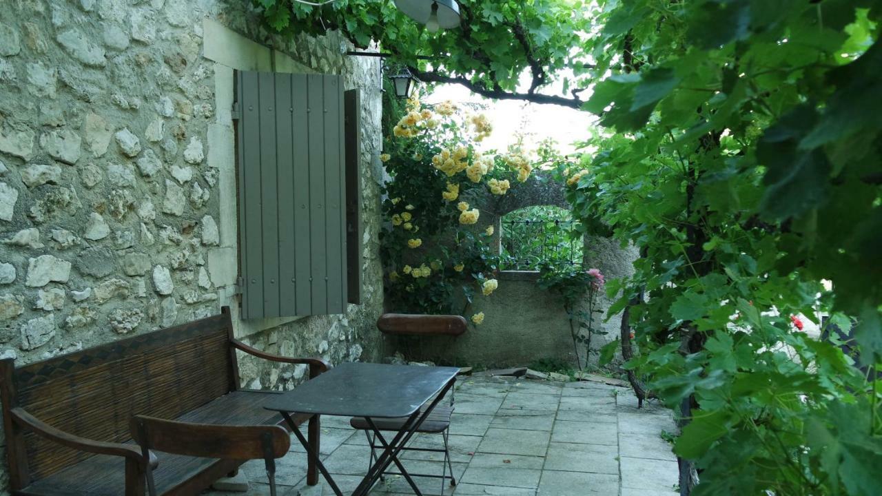 Mas Grimaud - Gite- Studio Et Chambres D'Hotes Familiales Eygalieres  Bagian luar foto