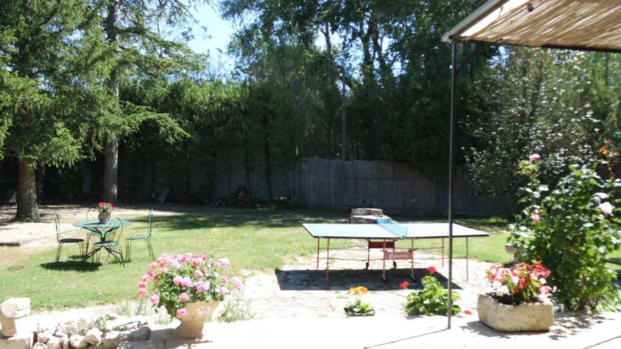 Mas Grimaud - Gite- Studio Et Chambres D'Hotes Familiales Eygalieres  Bagian luar foto