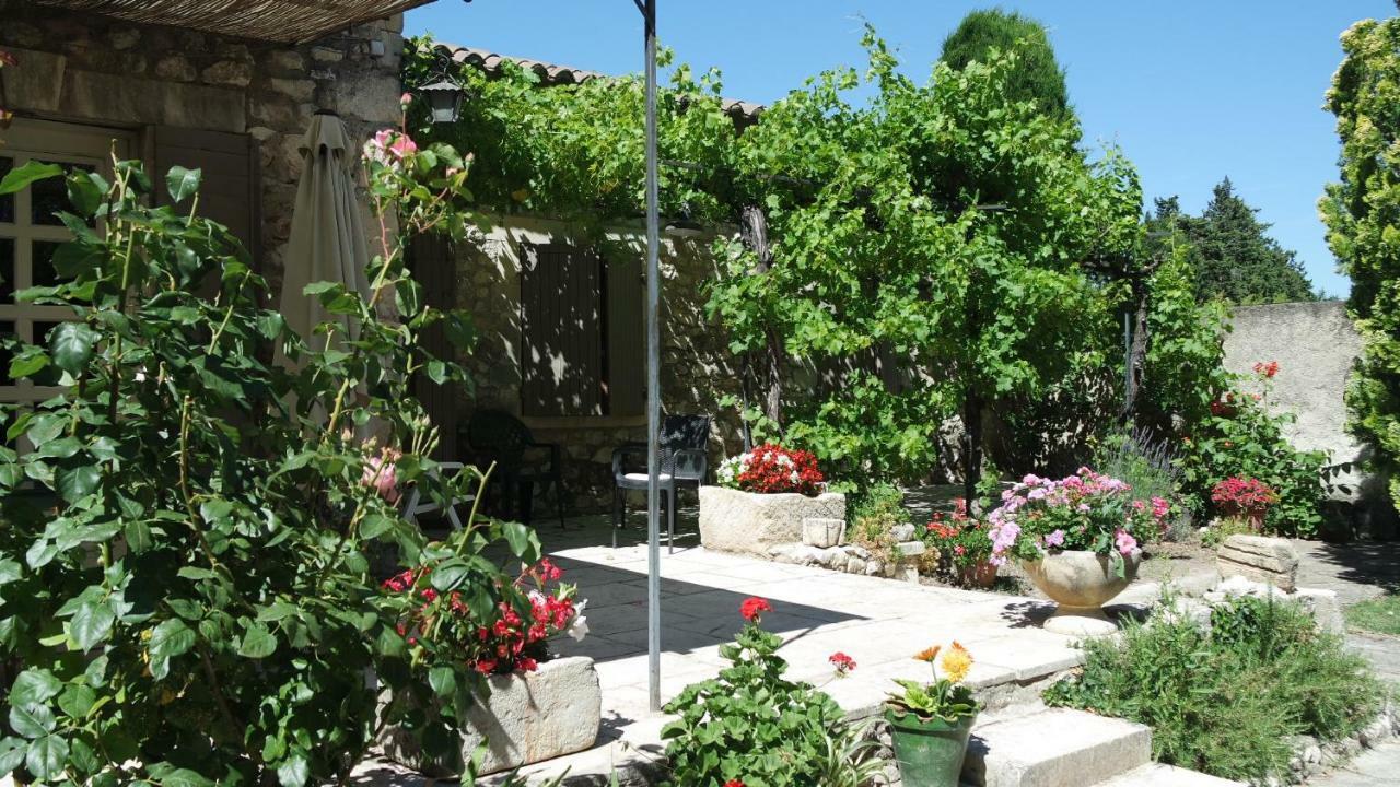 Mas Grimaud - Gite- Studio Et Chambres D'Hotes Familiales Eygalieres  Bagian luar foto