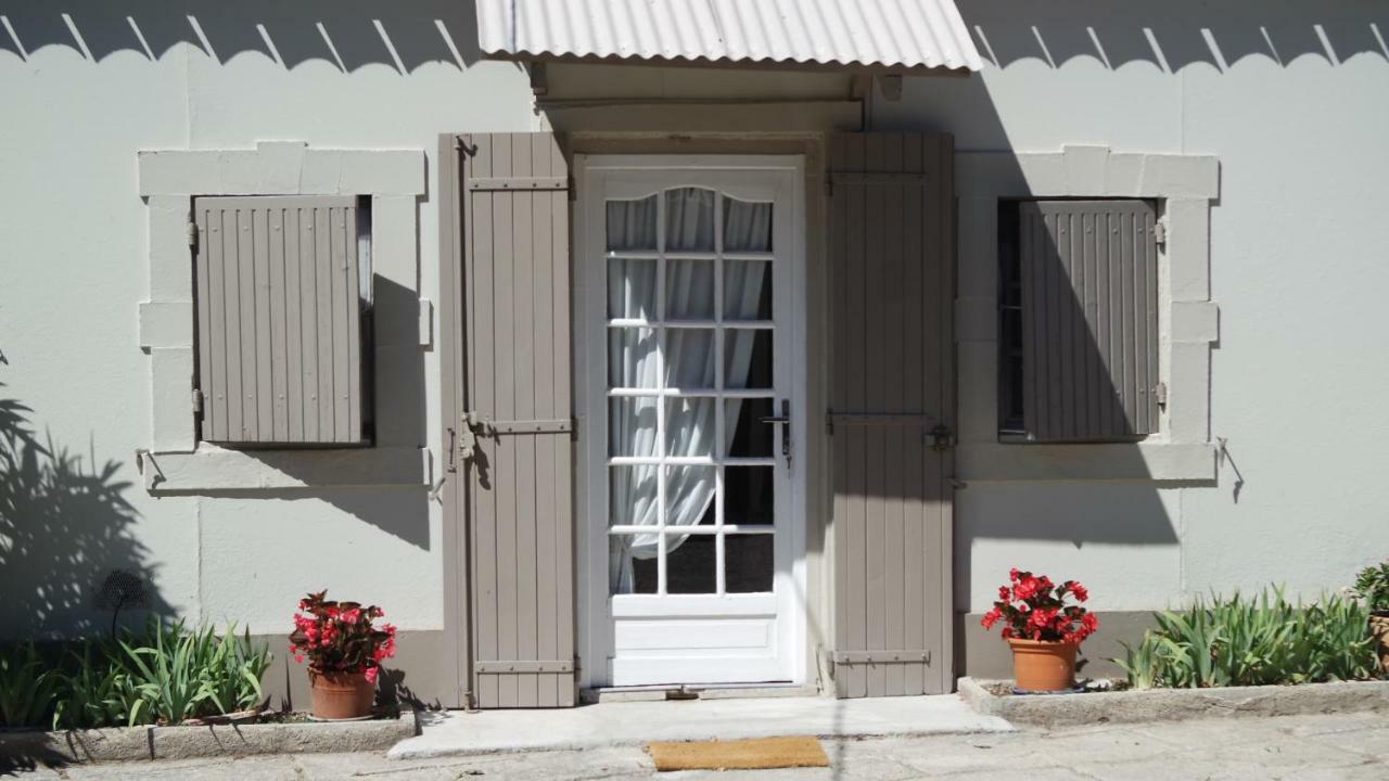 Mas Grimaud - Gite- Studio Et Chambres D'Hotes Familiales Eygalieres  Bagian luar foto