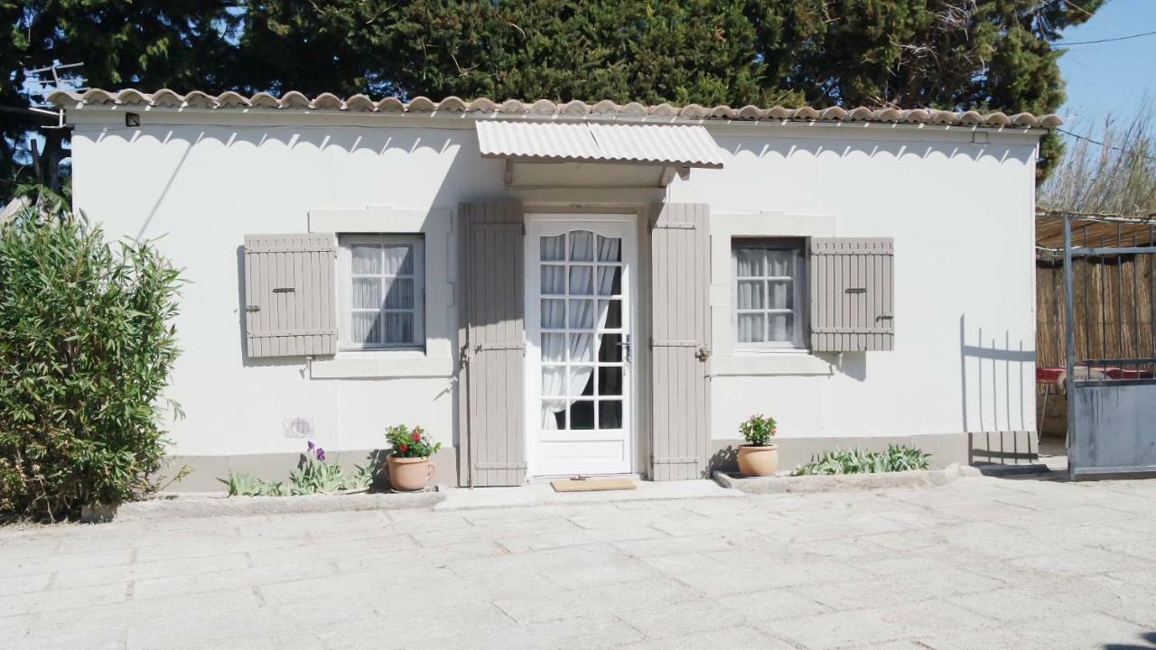 Mas Grimaud - Gite- Studio Et Chambres D'Hotes Familiales Eygalieres  Bagian luar foto