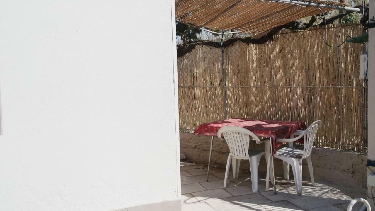 Mas Grimaud - Gite- Studio Et Chambres D'Hotes Familiales Eygalieres  Bagian luar foto