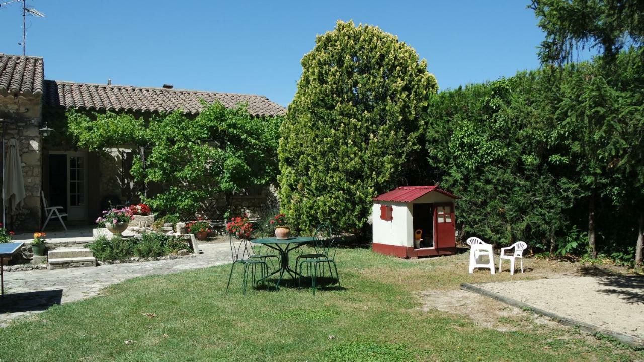 Mas Grimaud - Gite- Studio Et Chambres D'Hotes Familiales Eygalieres  Bagian luar foto