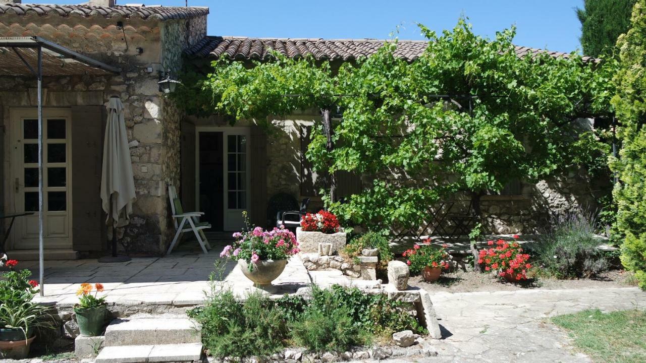 Mas Grimaud - Gite- Studio Et Chambres D'Hotes Familiales Eygalieres  Bagian luar foto