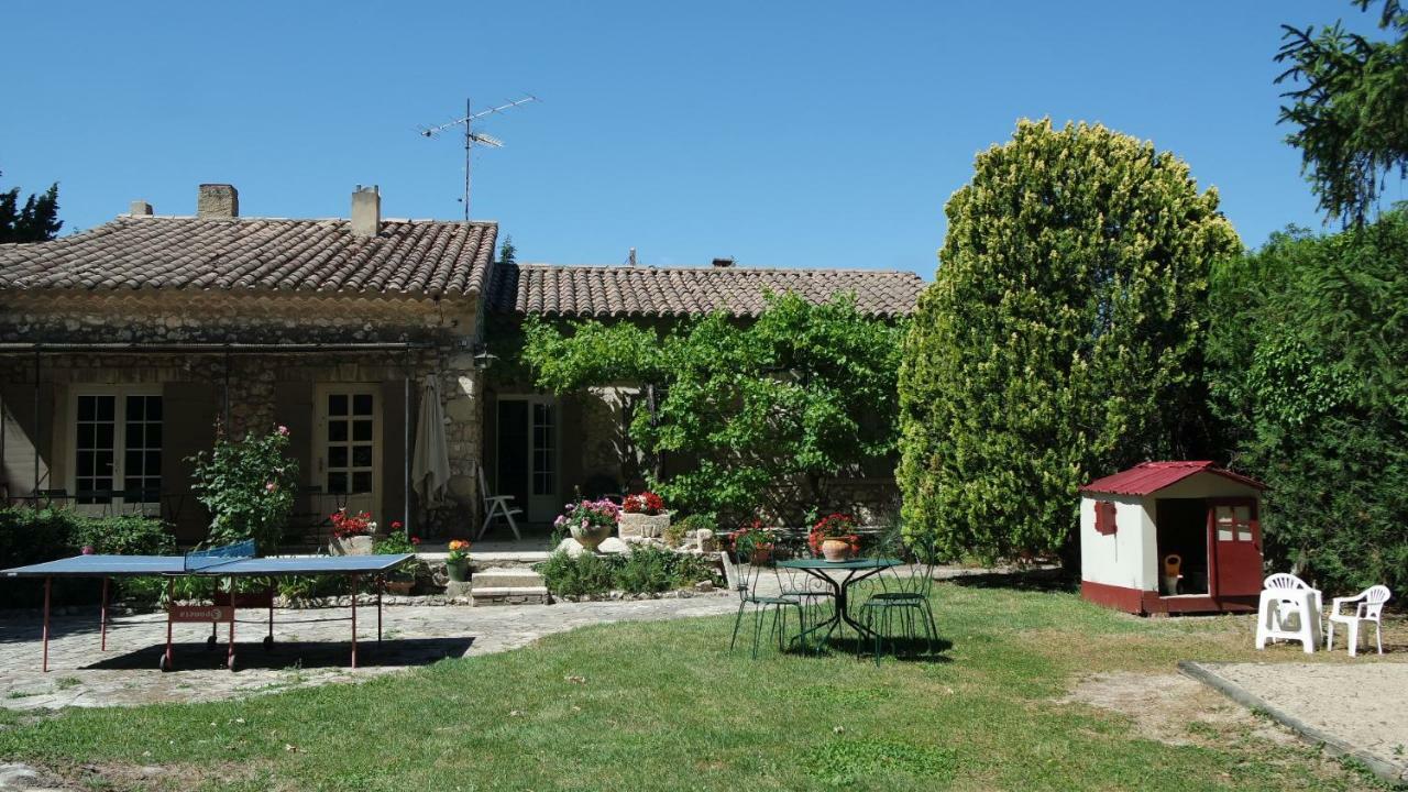Mas Grimaud - Gite- Studio Et Chambres D'Hotes Familiales Eygalieres  Bagian luar foto