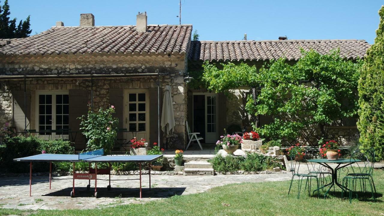Mas Grimaud - Gite- Studio Et Chambres D'Hotes Familiales Eygalieres  Bagian luar foto